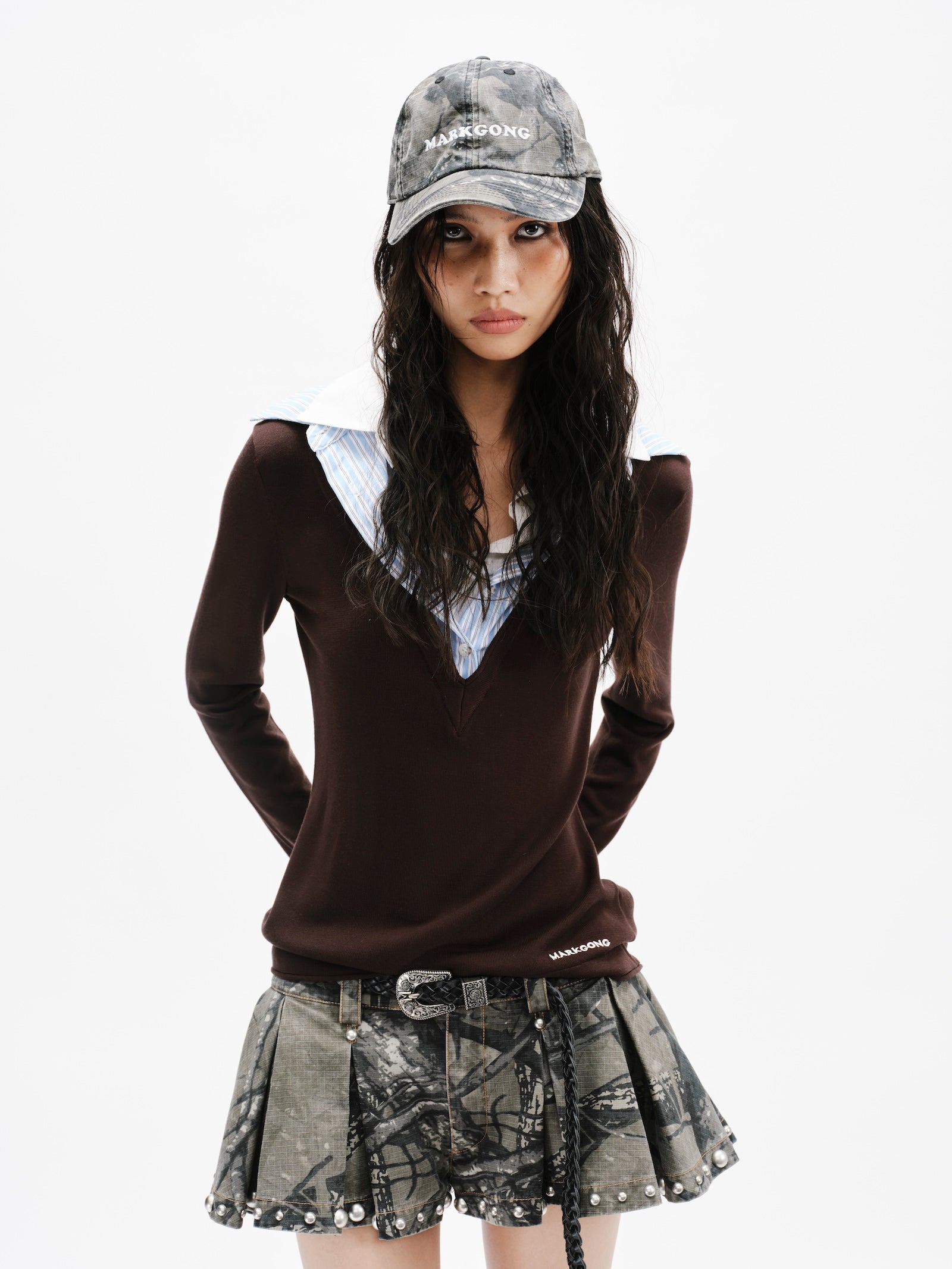 BROWN LONG-SLEEVE KNIT TOP WITH MULTI-LAYER COLLAR