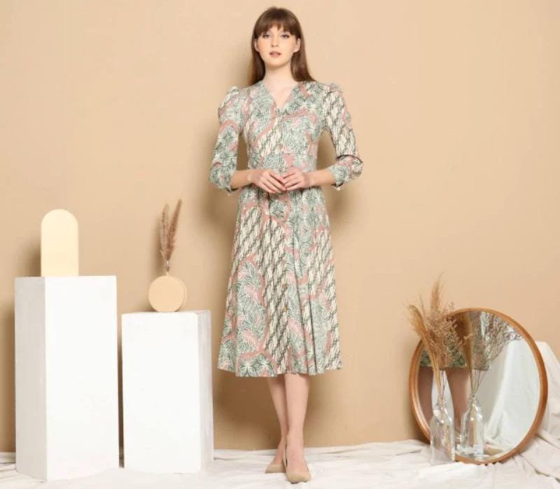 Rekomendasi 6 Dress Batik Pesta Elegan untuk Wanita, Buat Penampilanmu Jadi  Memukau!