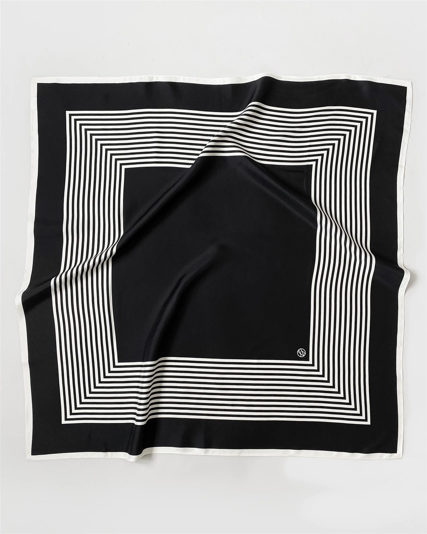 No. 2  Black/Cream