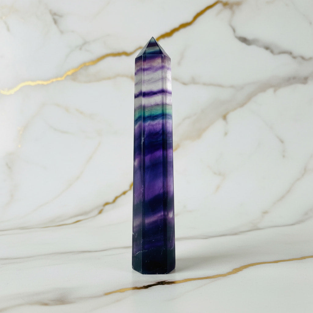 Fluorit Obelisk – Lebendige Farben CrystalScents