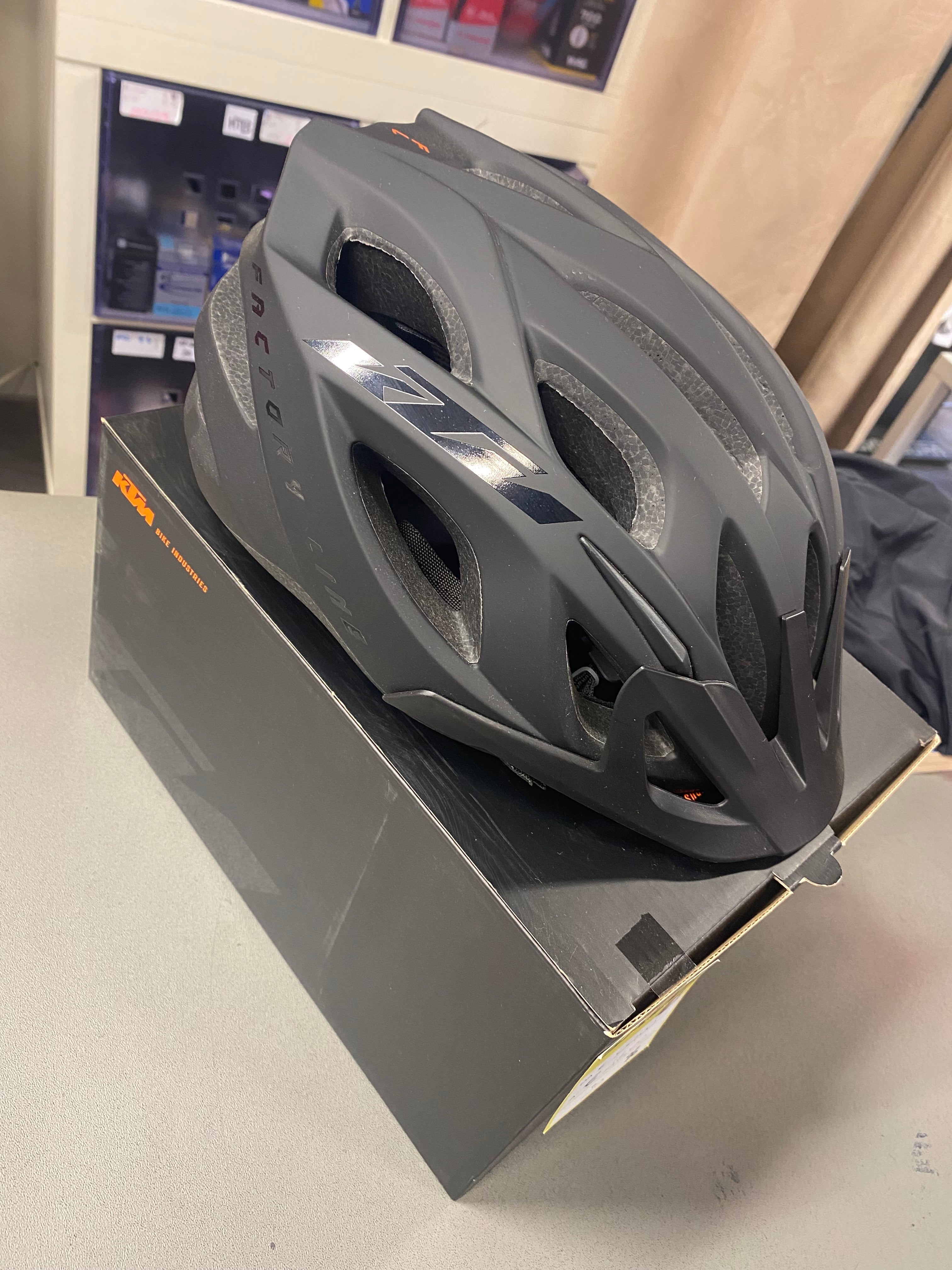 CASCO KTM FACTORY LINE