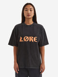 P82334_M_2HERESY-LORE-T-SHIRT-W---ASH_AW22_GOODHOOD_.jpg
