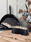 Fejebakke med kost – Leopard - VIAMAJA.DK